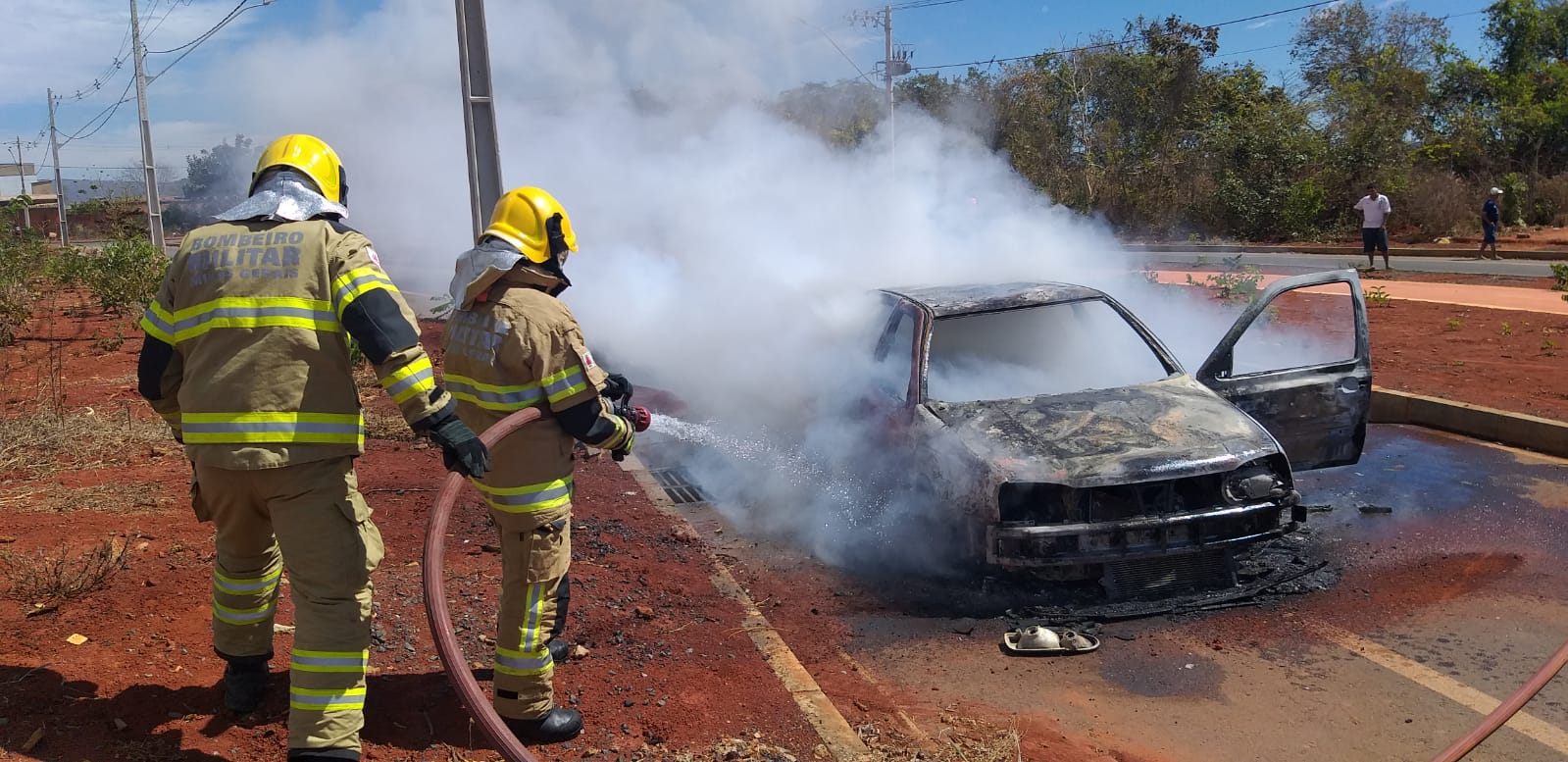 Incêndio em carro no bairro Independência