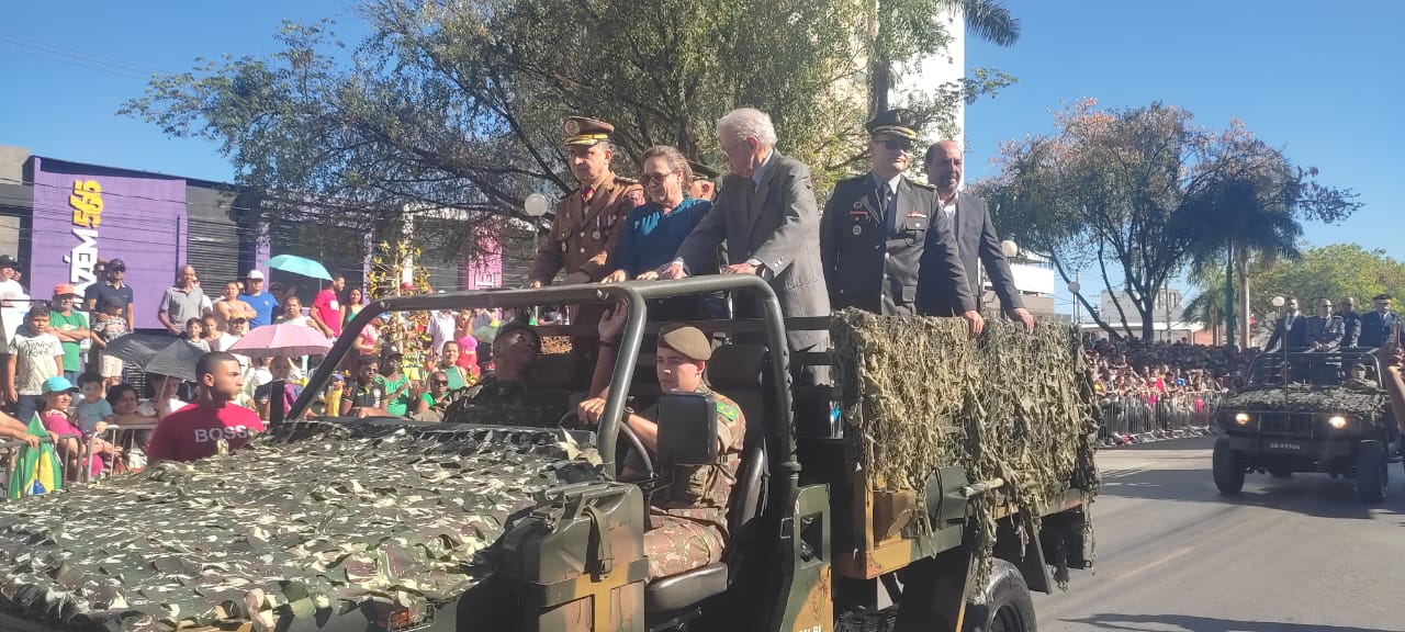 Desfile cívico de 7 de Setembro em Montes Claros