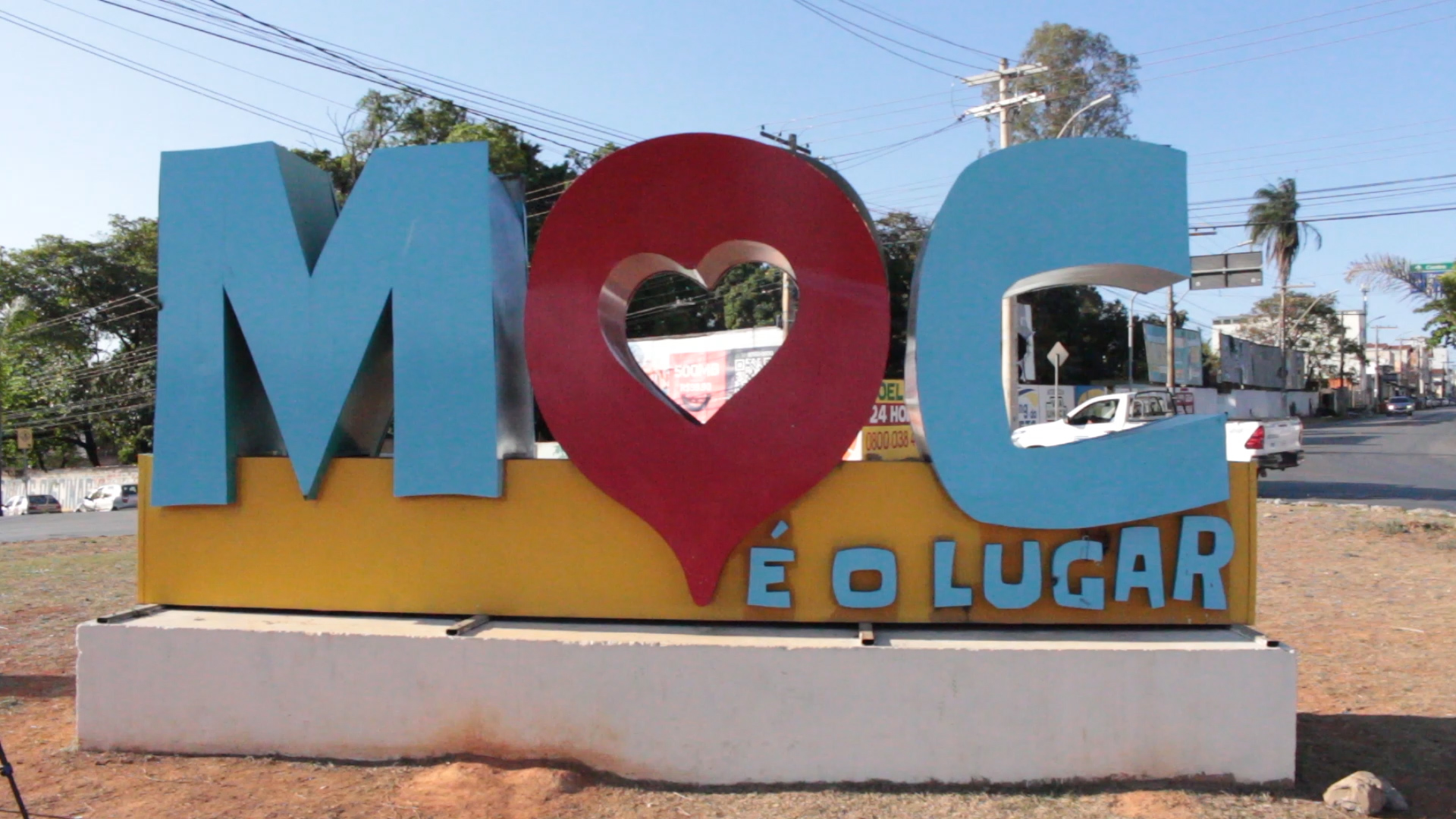 Polícia Civil identifica jovens envolvidos em vandalismo na placa “Moc é o lugar”