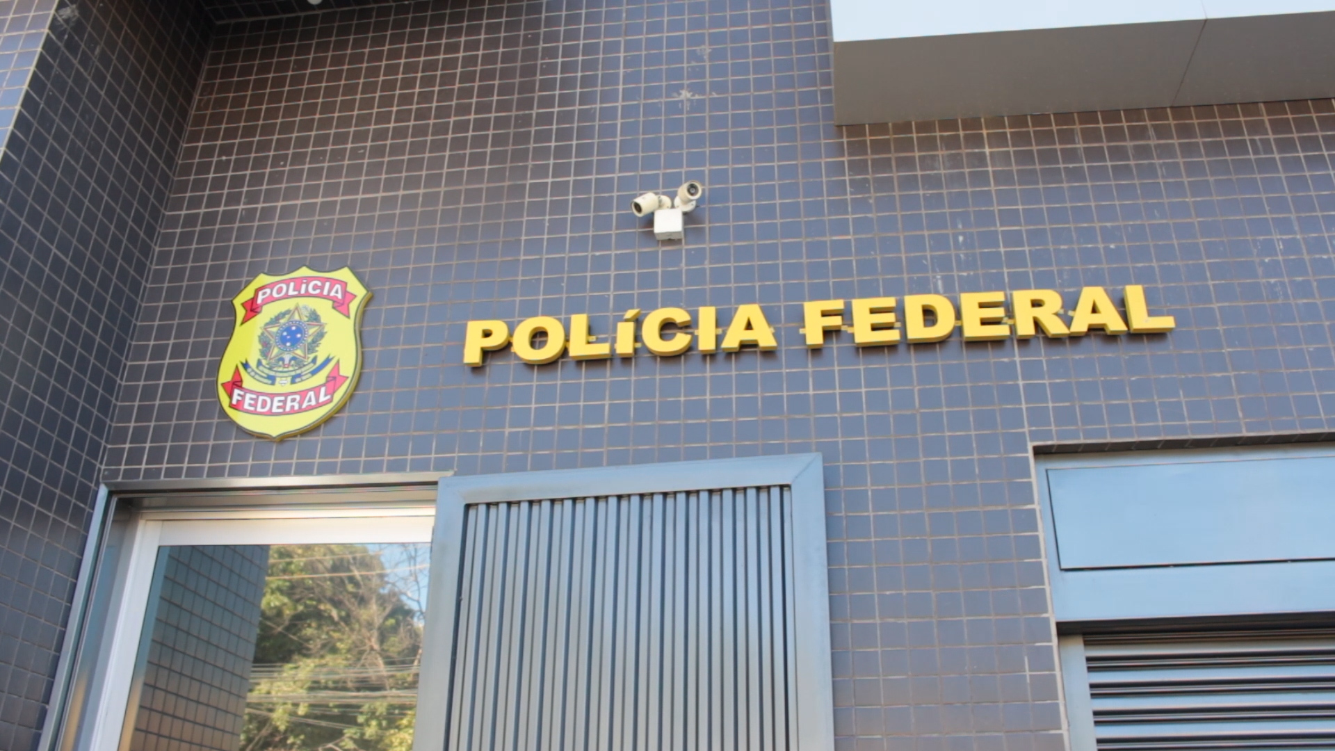 Polícia Federal prende foragido que foi confeccionar passaporte