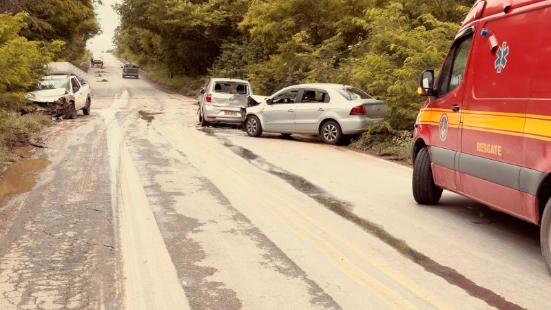 MGC-122: Engavetamento de Automóveis com 10 vítimas