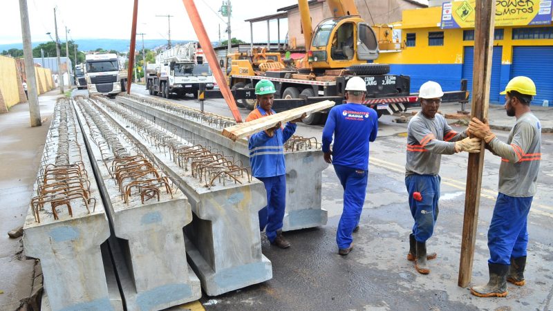 PONTE PARA O FUTURO: Vigas da ponte do JK já estão no canteiro de obras