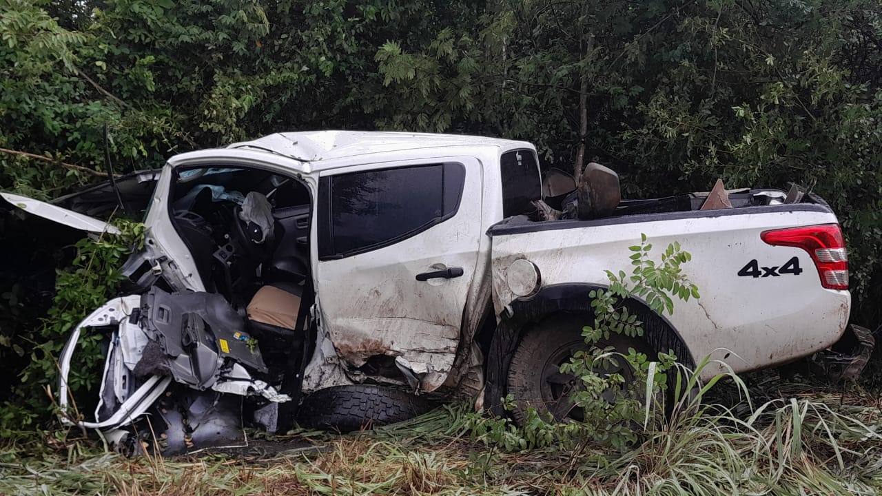 MGC-122: SAMU socorre vítimas de colisão entre carros