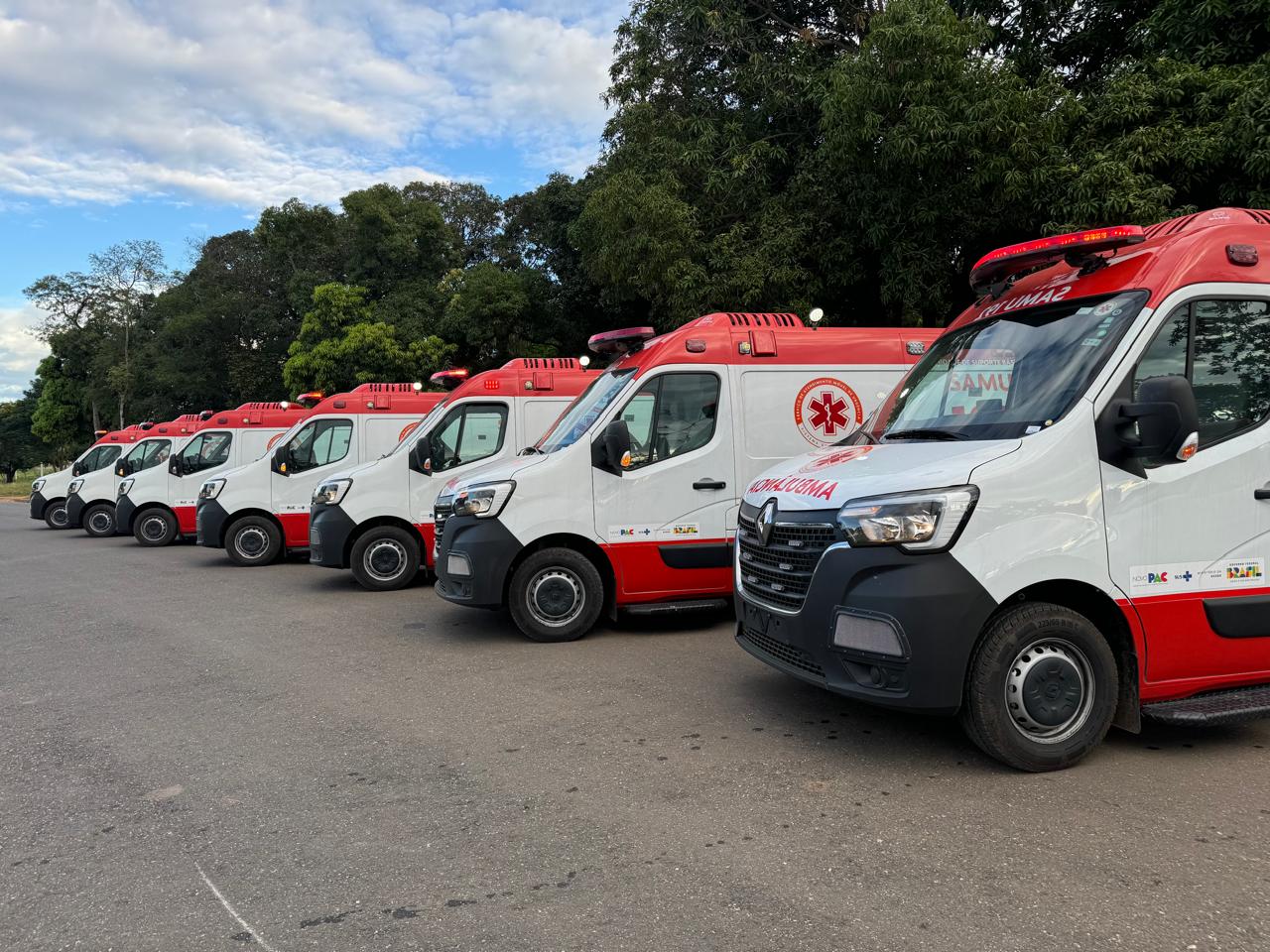 Deputado Federal Paulo Guedes comemora entrega de ambulâncias para o Samu