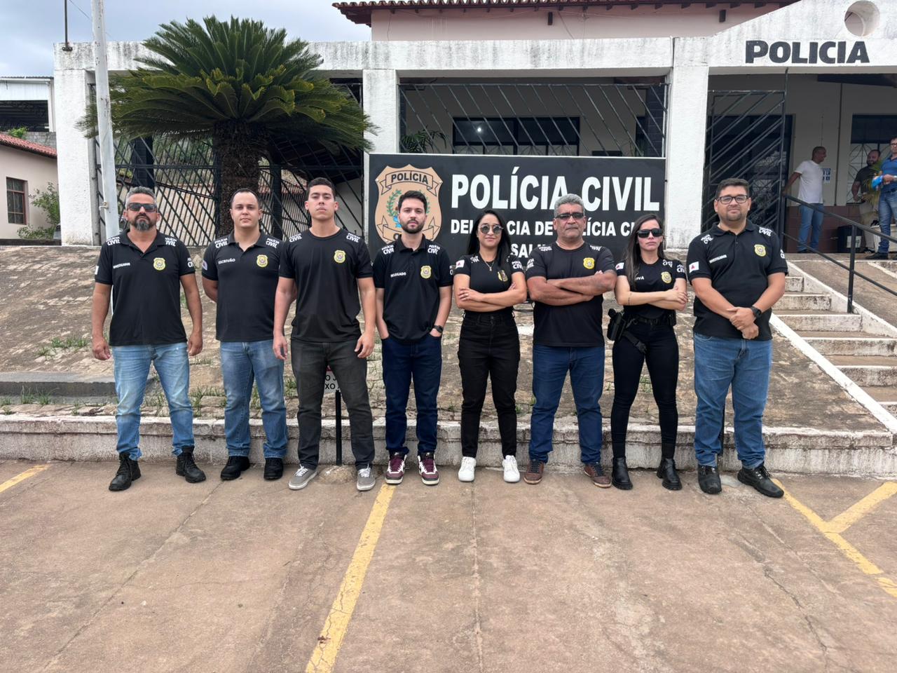 A Polícia Civil em Salinas realiza a prisão de suspeitos por receptação de celulares roubados