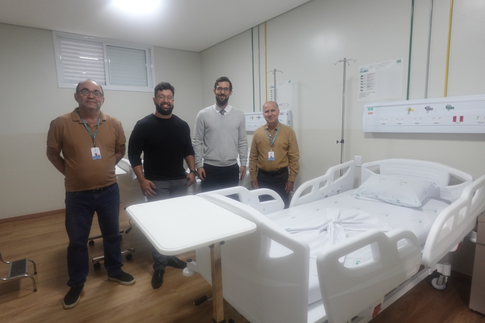 Receita Federal doa roupas e agasalhos para a campanha solidária do HDG