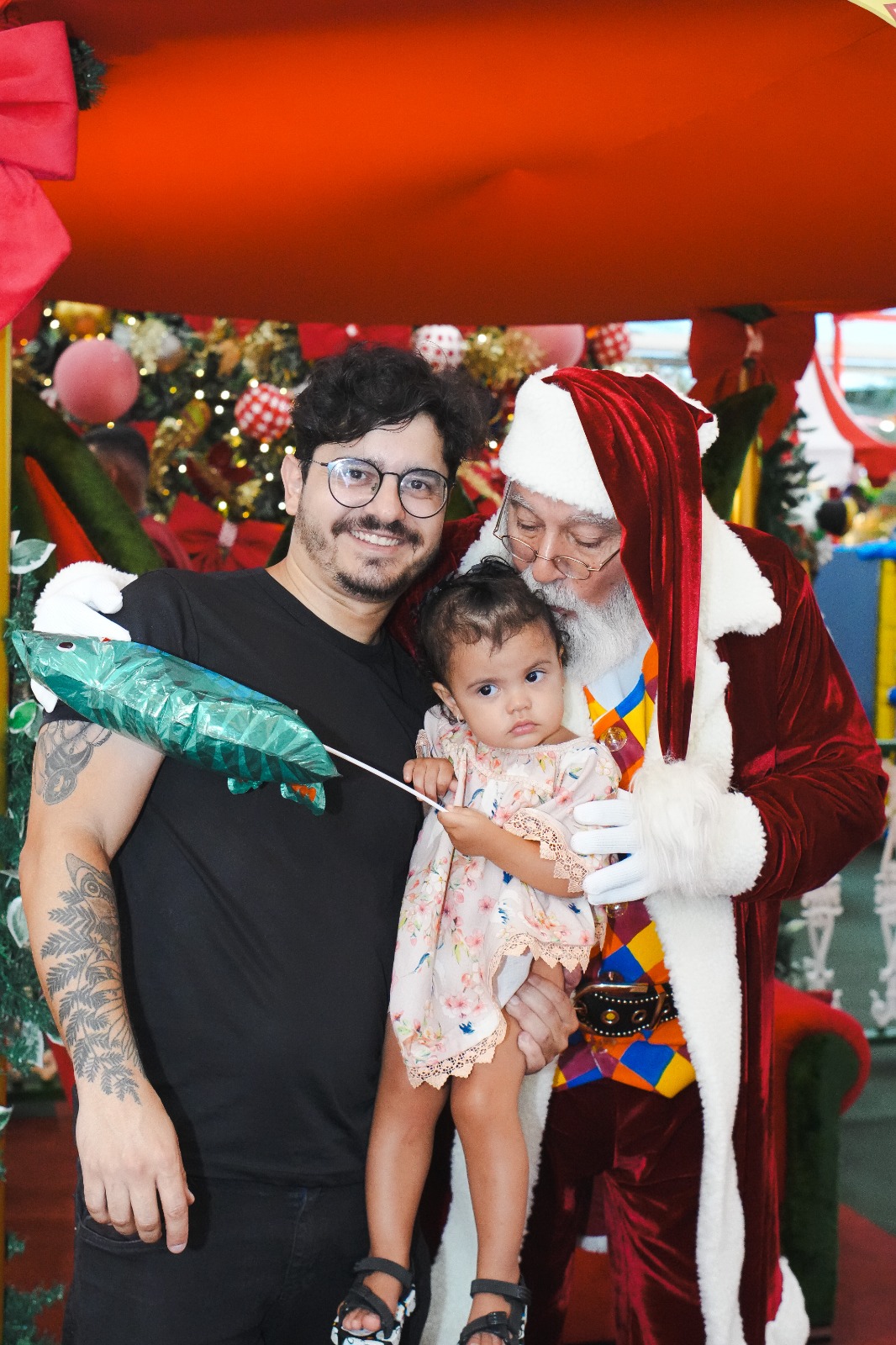 Encanto e cores do Circo do Noel transformam o Natal do Montes Claros Shopping