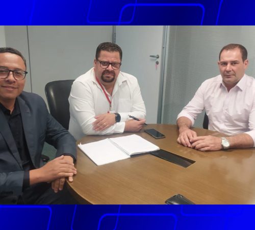 o Prefeito de Mirabela, Luciano Rabelo e o gerente de educação, Jônatas Gonçalves se reuniram com o subsecretário de Administração da Secretário de Estado de Educação, Silas Fagundes e garantiram os recursos
